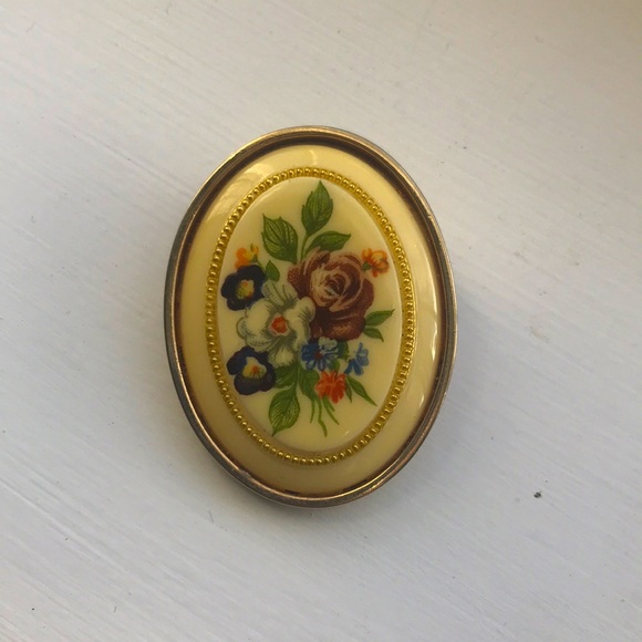 Vintage Glass Floral Brooch /1960’s / Grandma Style - Picture 1 of 3